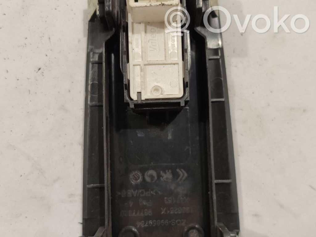 Peugeot 308 Electric window control switch 