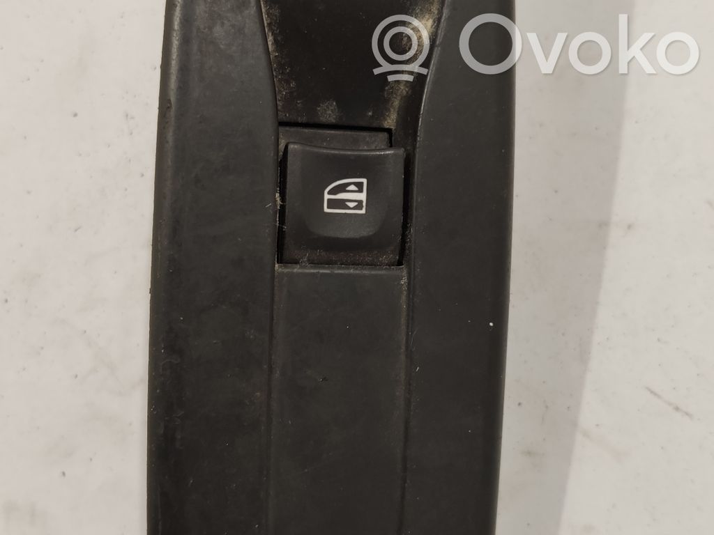 Renault Megane III Electric window control switch 