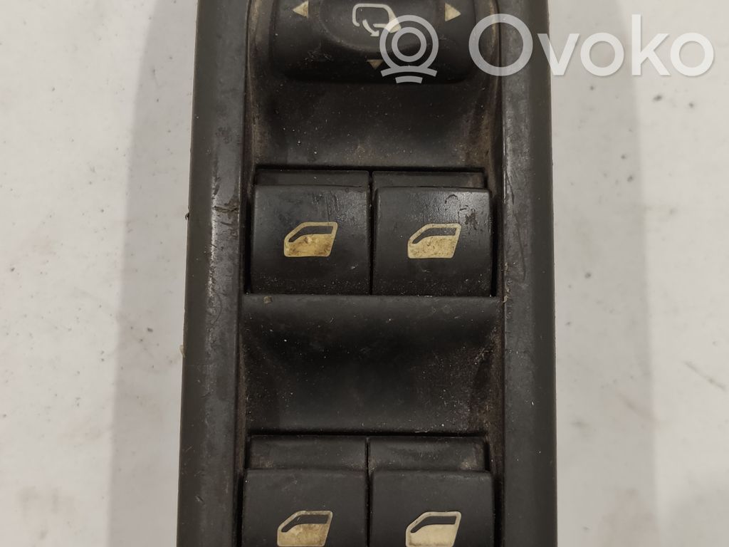 Peugeot 508 Electric window control switch 