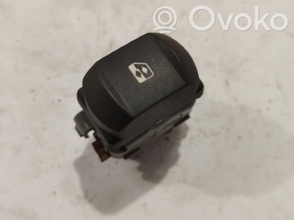Renault Megane II Electric window control switch 
