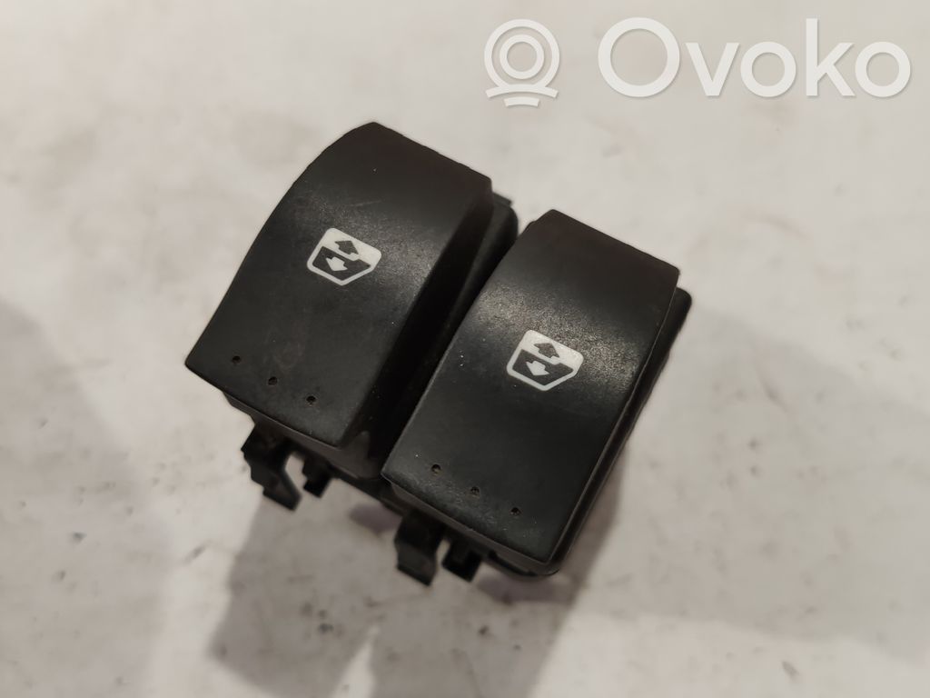 Electric window control switch   015085A