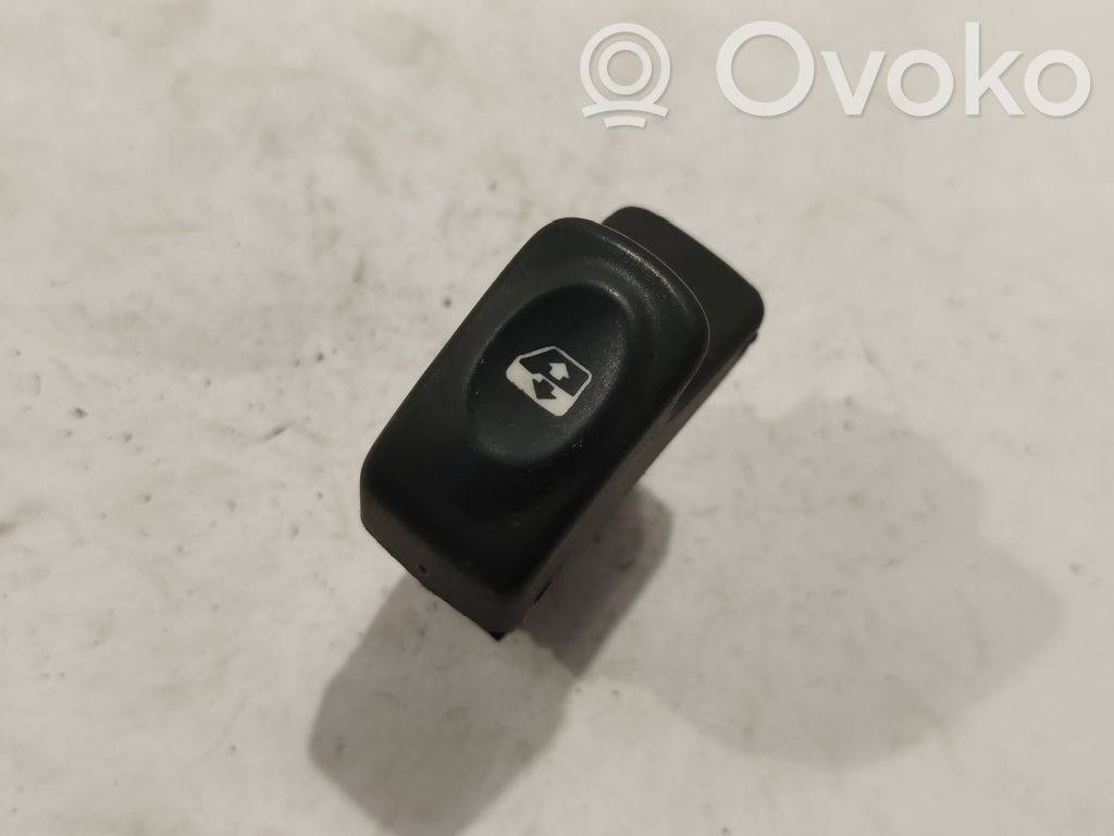 Renault Megane I Electric window control switch 
