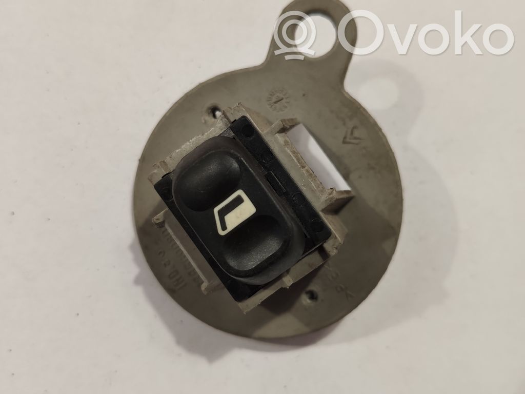 Citroen Xsara Picasso Electric window control switch 
