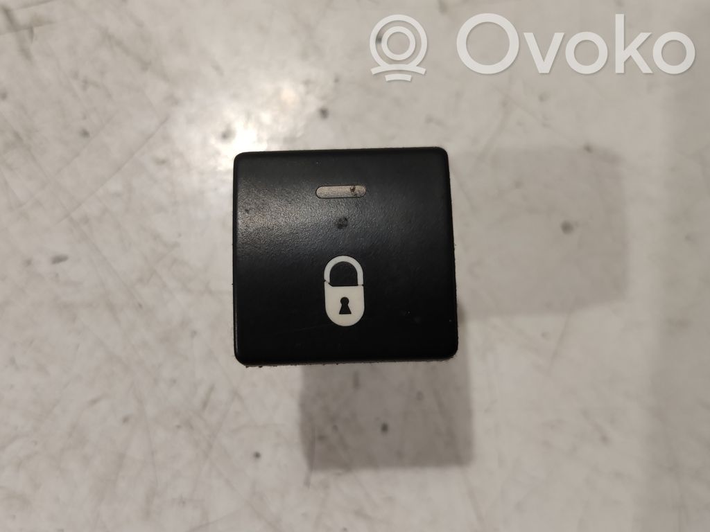Citroen Berlingo Central locking switch button 