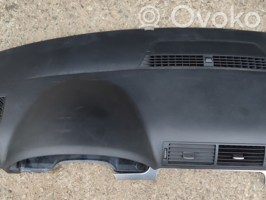Audi A4 S4 B7 8E 8H Dashboard 