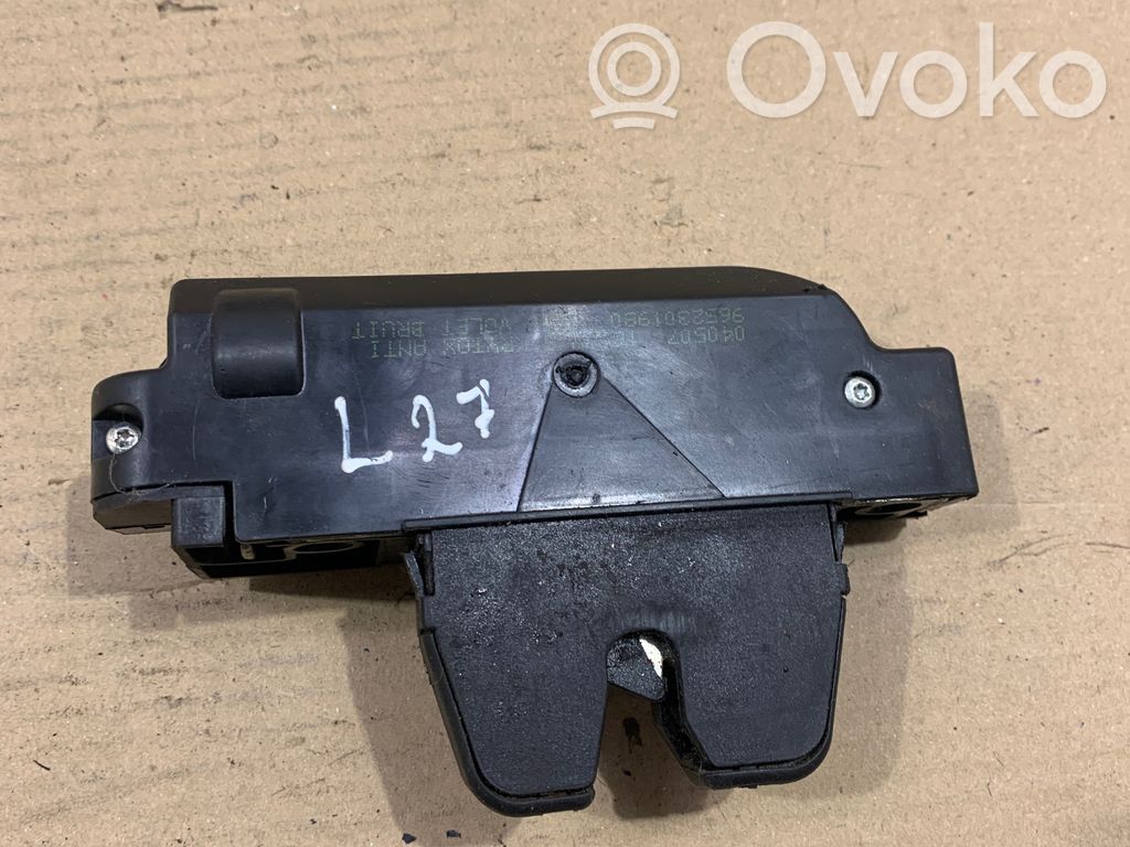 Citroen C4 I Tailgate exterior lock 