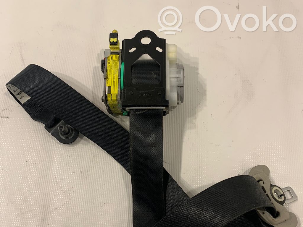 Toyota Auris 150 Front seatbelt 