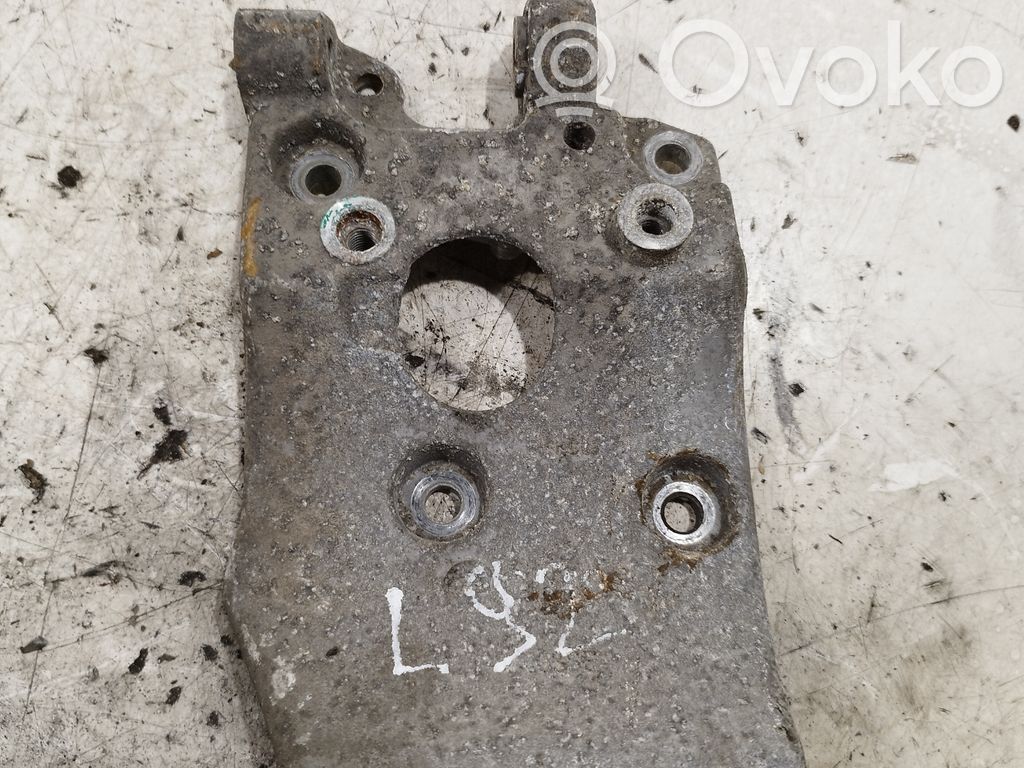 Ford Focus A/C compressor mount bracket 