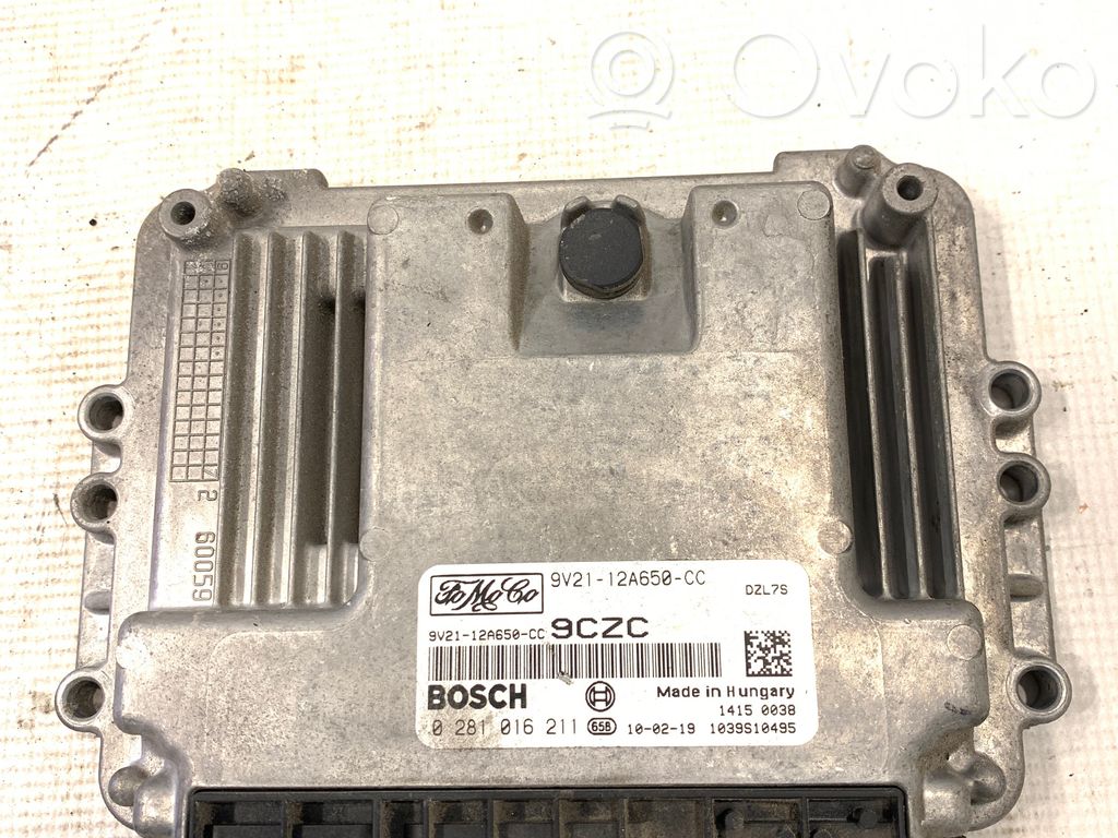 Блок управления двигателя   8V2112A650CA,0281016211,8V2112A650CC