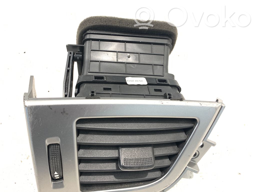 Hyundai i30 Luftausströmer Lüftungsdüse Luftdüse Mitte 