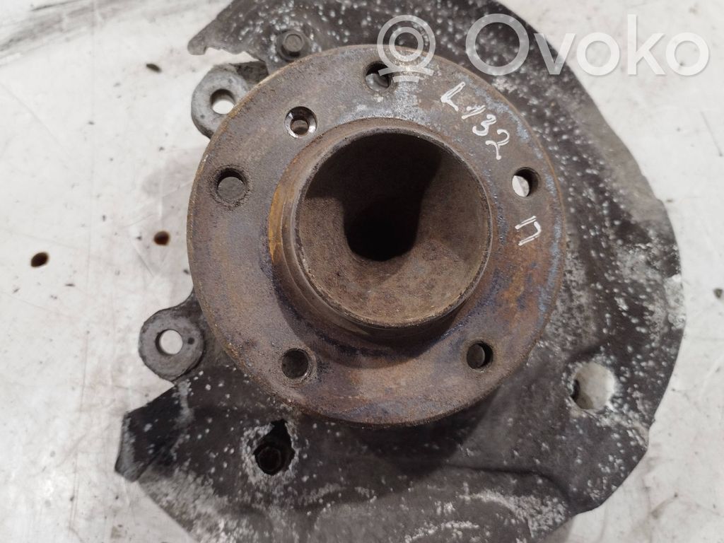 BMW 1 E81 E87 Front wheel hub 