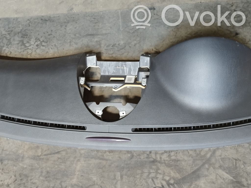 Mercedes-Benz E W211 Dashboard 