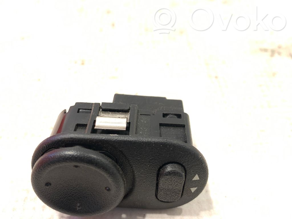 Suzuki Ignis Interruptor del espejo lateral 