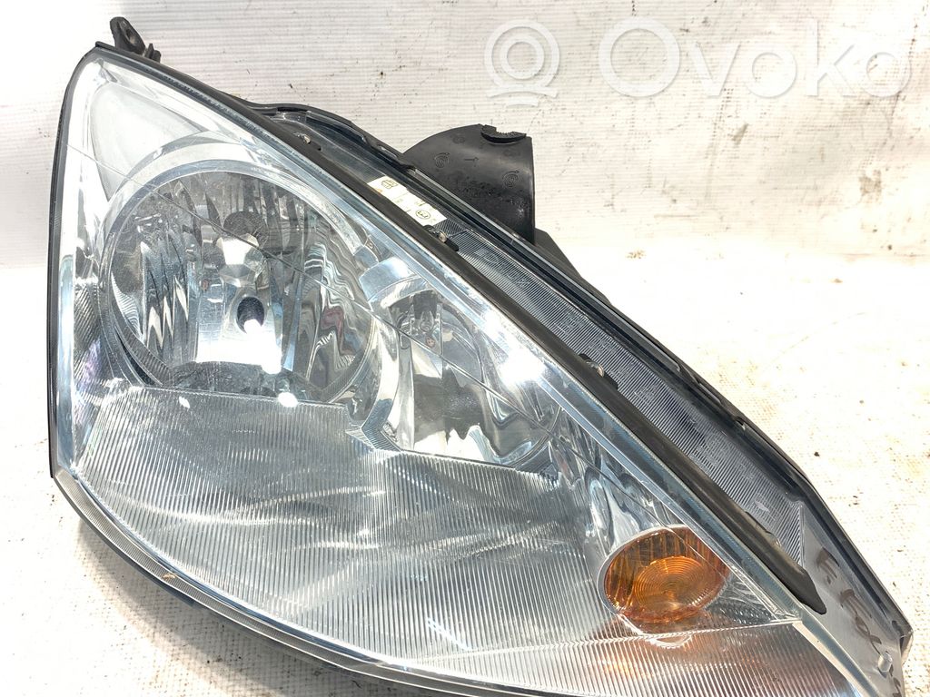 Ford Focus Headlight/headlamp 