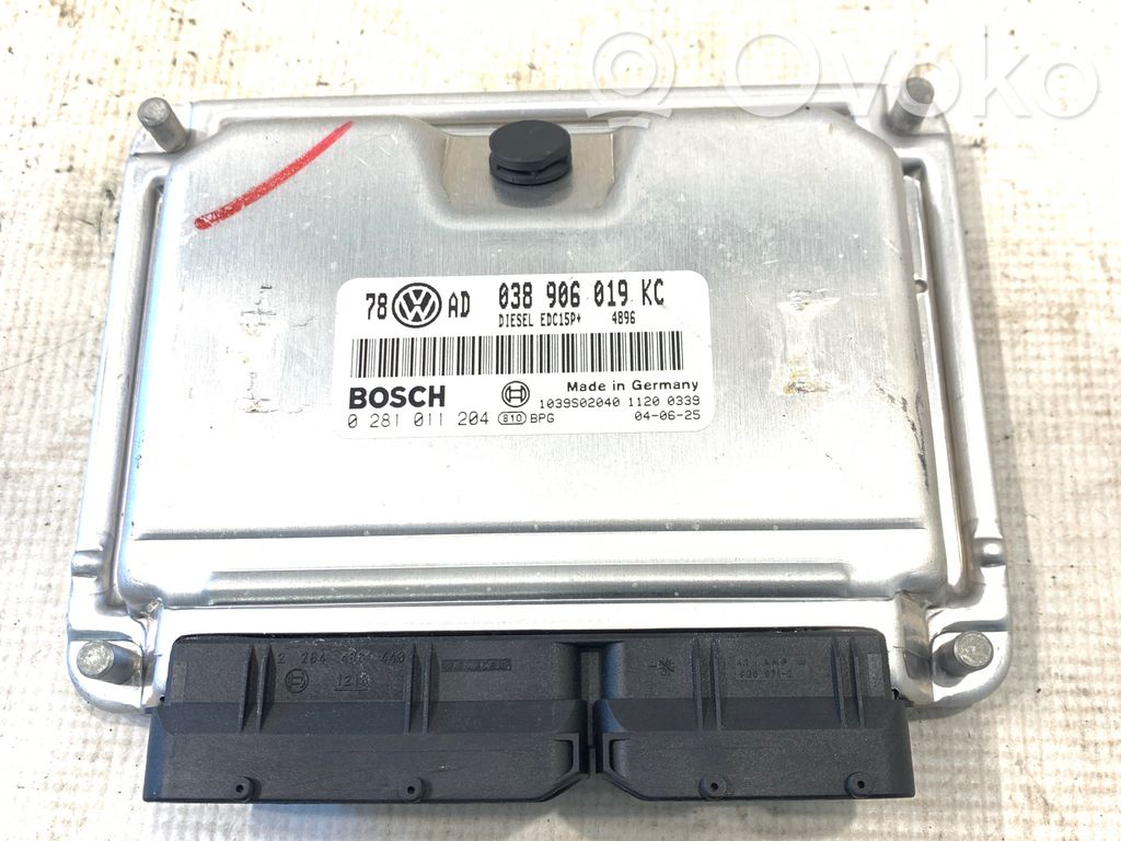 Volkswagen PASSAT B5.5 Engine control unit/module 