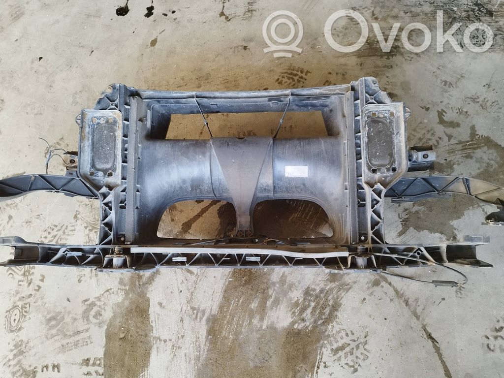 BMW 1 E81 E87 Radiatorių panelė 