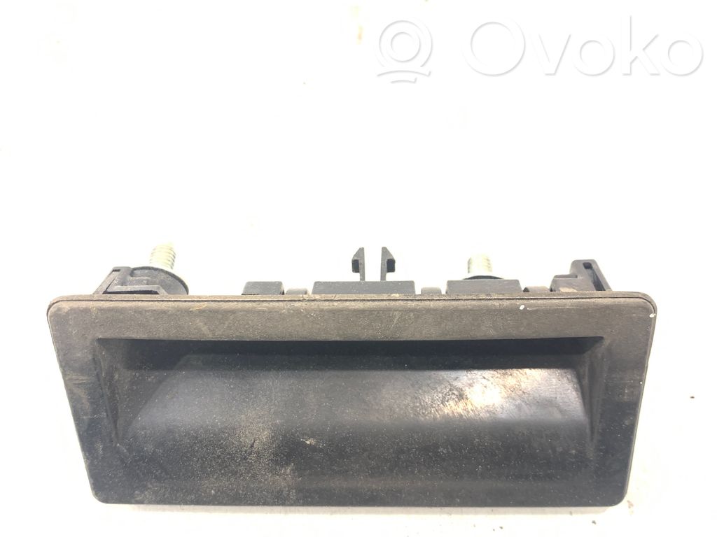 Volkswagen PASSAT B6 Tailgate/trunk/boot exterior handle 
