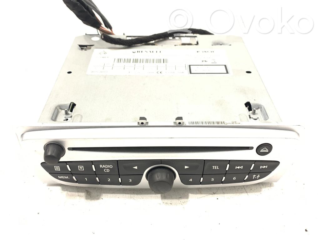 Renault Megane III Panel / Radioodtwarzacz CD/DVD/GPS 