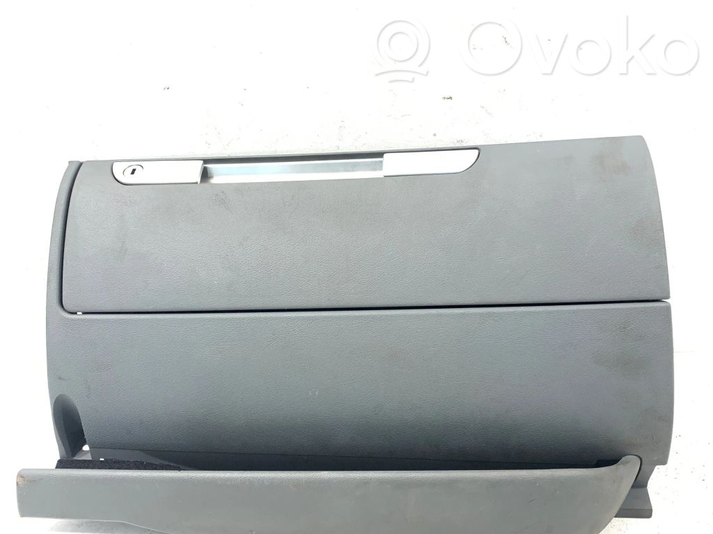 BMW 3 E90 E91 Daiktadėžė 