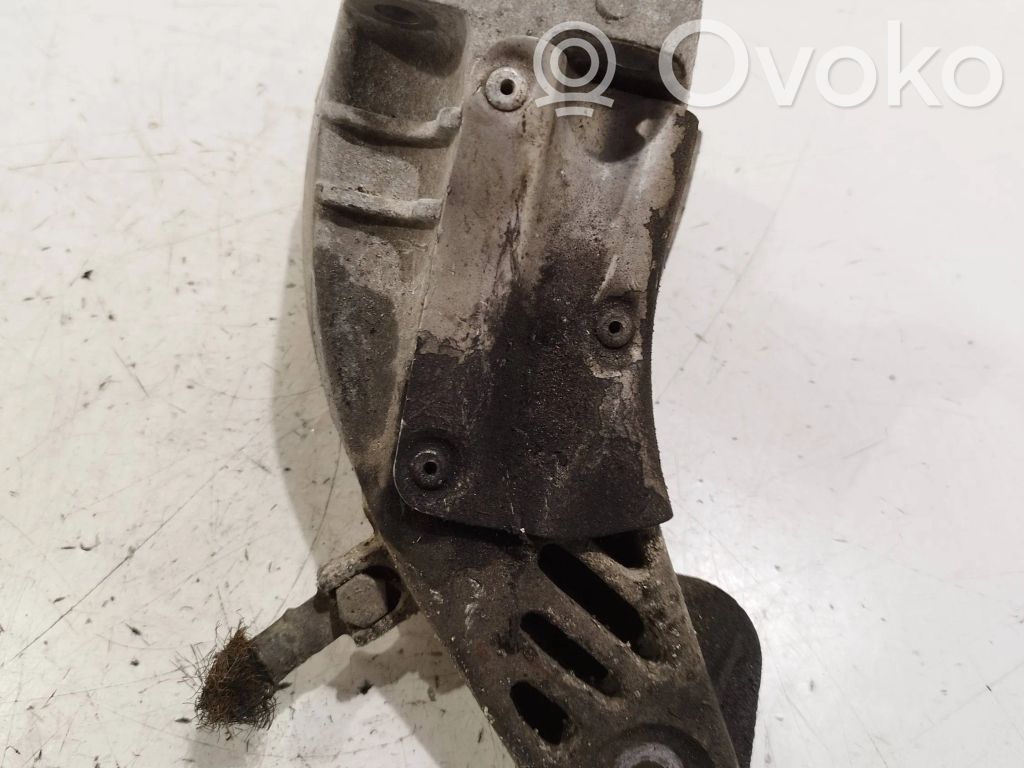BMW 5 E60 E61 Engine mounting bracket 