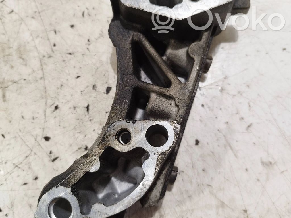 Citroen C3 Engine mounting bracket 