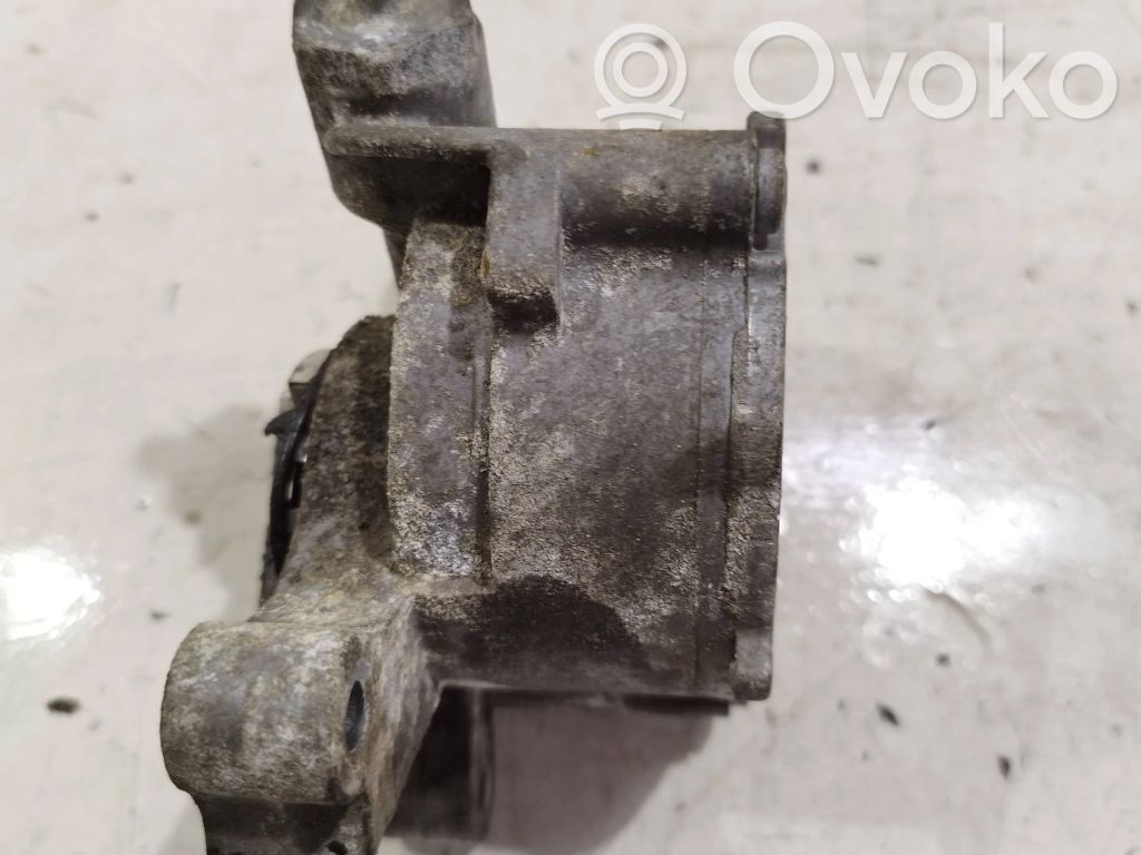 Vacuum pump   D16518