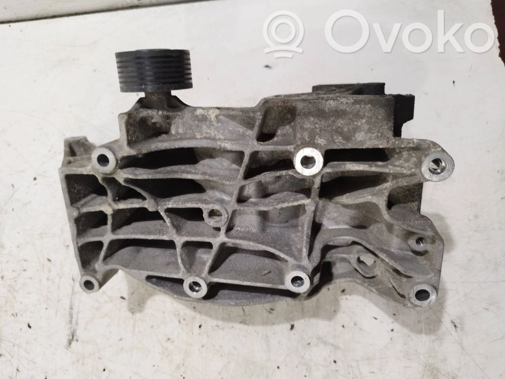 BMW 5 E60 E61 Variklio tvirtinimo kronšteinas 