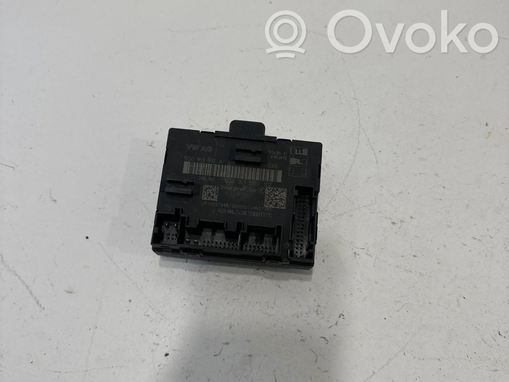 Volkswagen Golf VII Engine control unit/module 