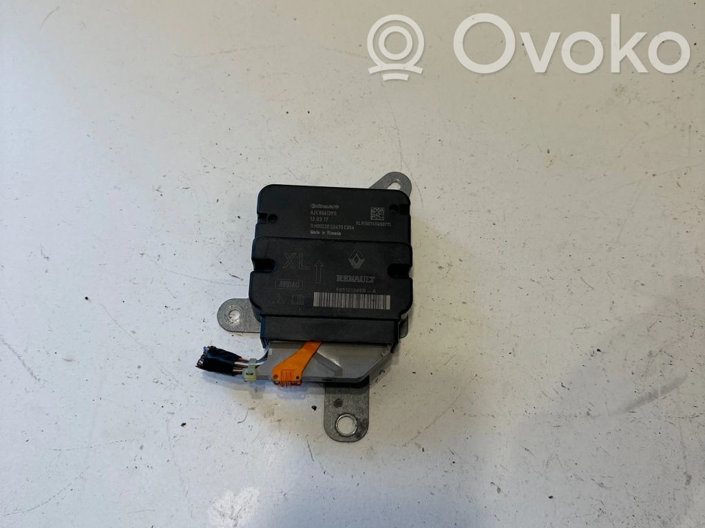 Renault Clio IV Airbag deployment crash/impact sensor 