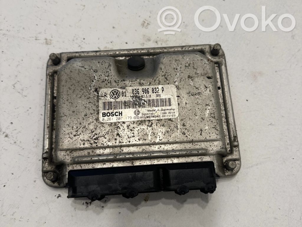 Volkswagen Golf IV Engine control unit/module 