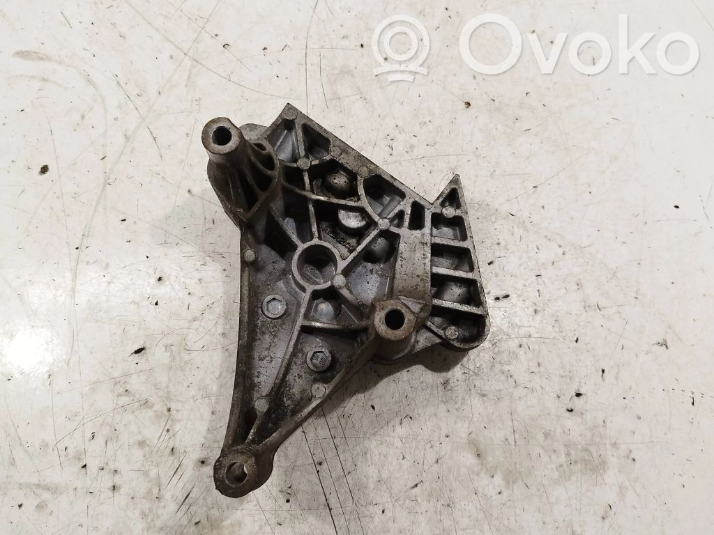 Engine mounting bracket   03G199207G