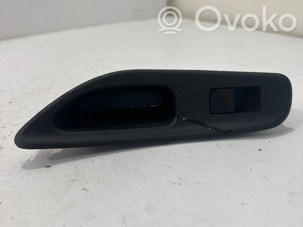 Toyota Yaris XP210 Electric window control switch 