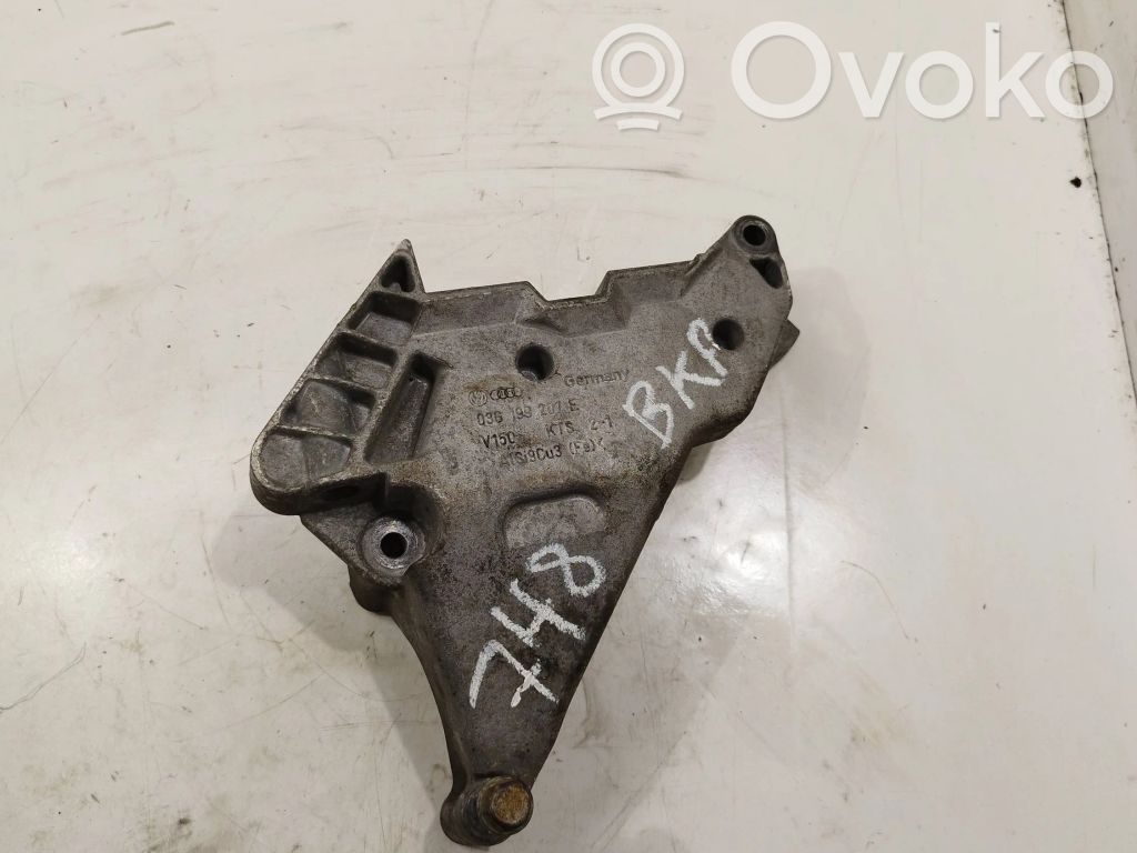 Volkswagen PASSAT B6 Łapa / Mocowanie silnika 