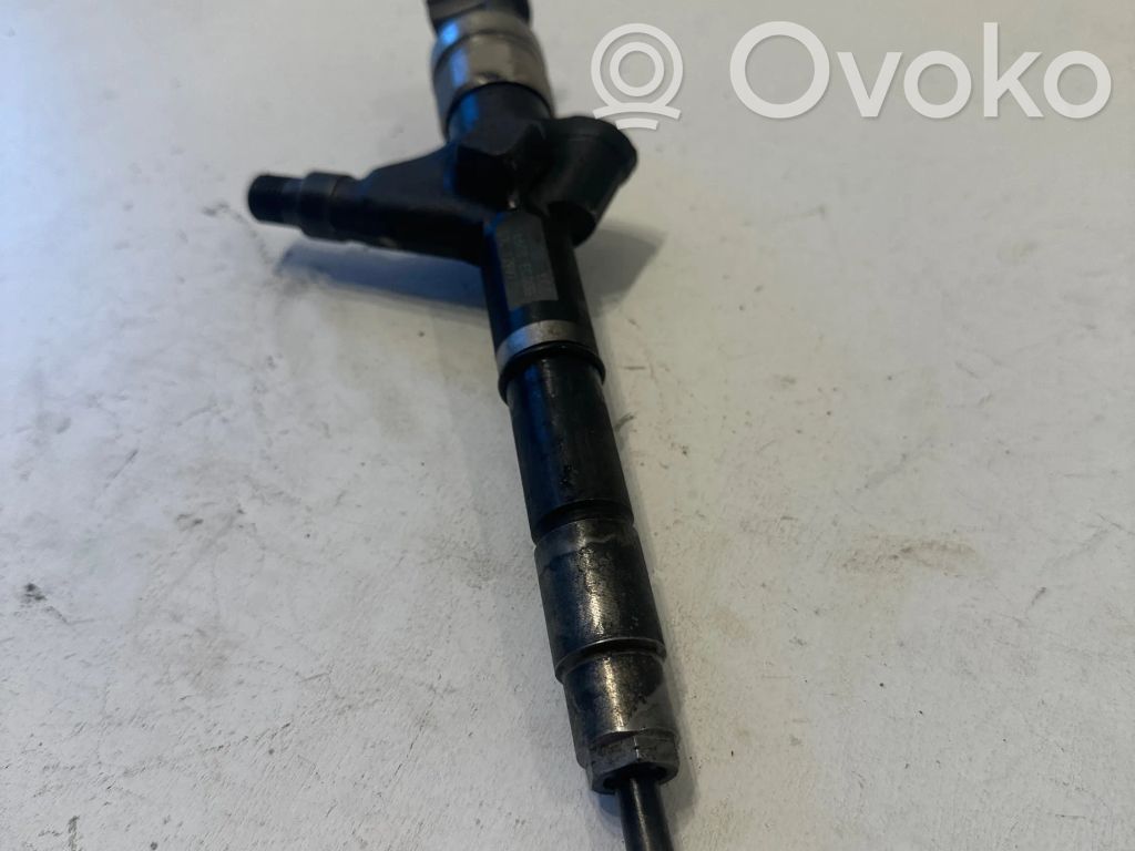 Nissan Pathfinder R51 Fuel injector 