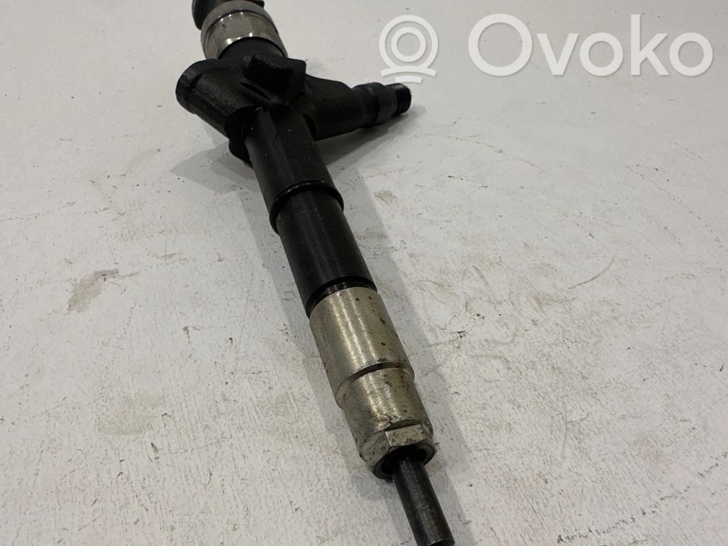 Nissan Pathfinder R51 Fuel injector 