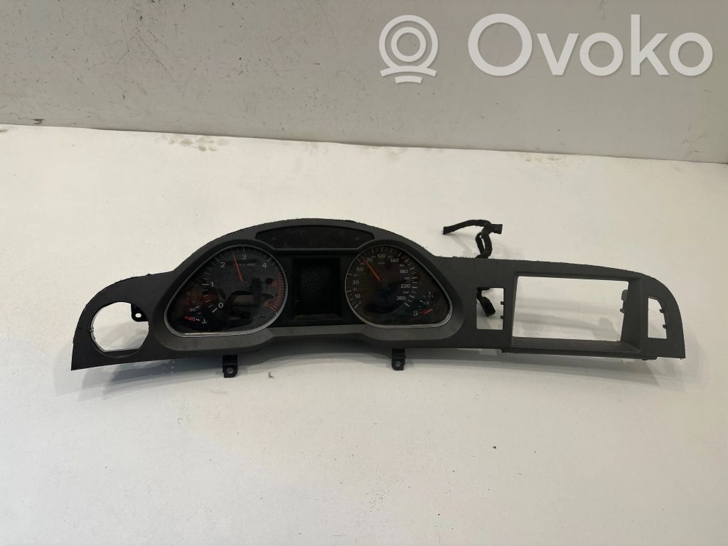 Audi A6 S6 C6 4F Speedometer (instrument cluster) 