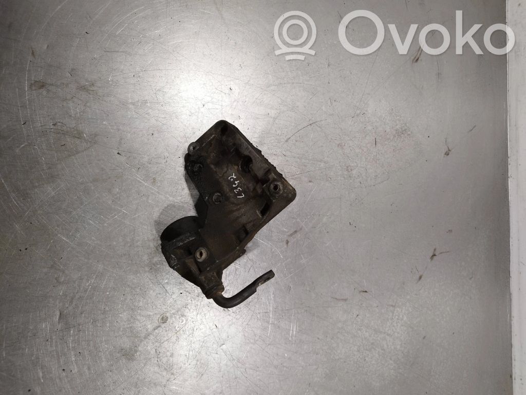 A/C compressor mount bracket   7786194