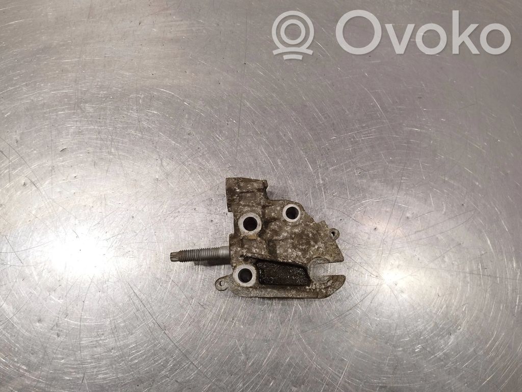Ford Mondeo MK IV Engine mounting bracket 