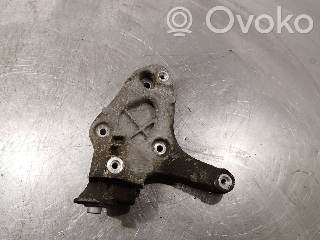 Volkswagen PASSAT B6 A/C compressor mount bracket 