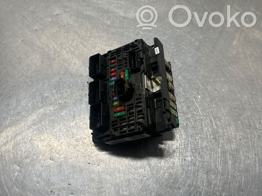 Citroen C4 I Drošinātāju bloks 