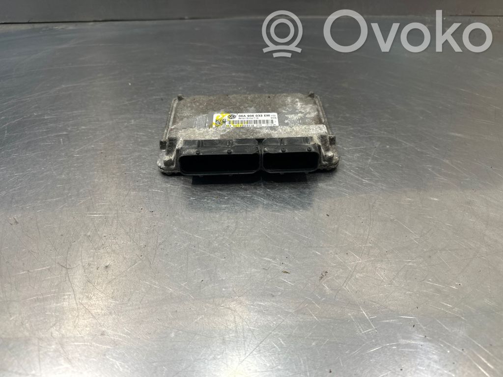 Volkswagen Golf V Engine control unit/module 