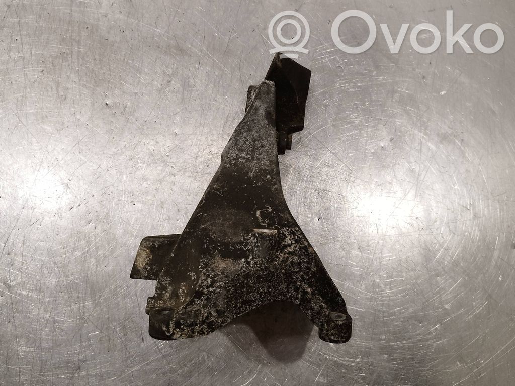 Engine mounting bracket   13807410,6781916