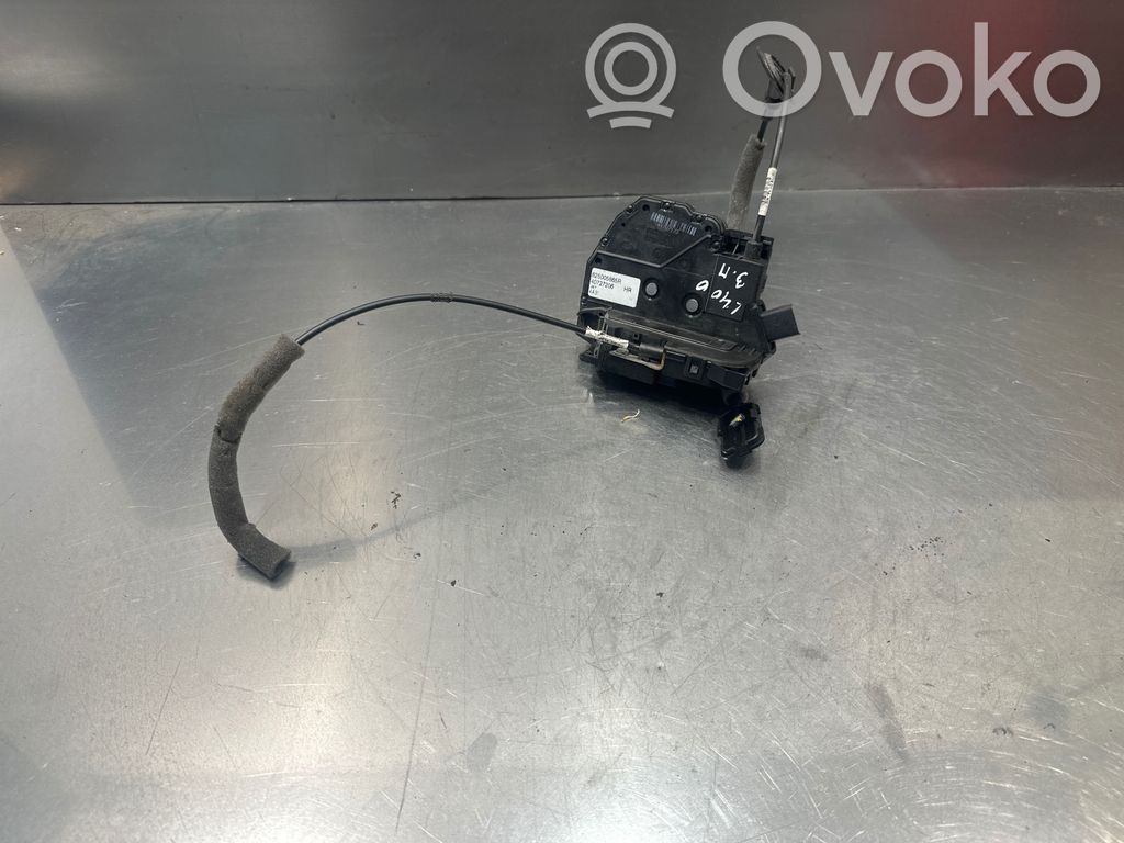 Renault Captur Aizmugurē slēdzene 
