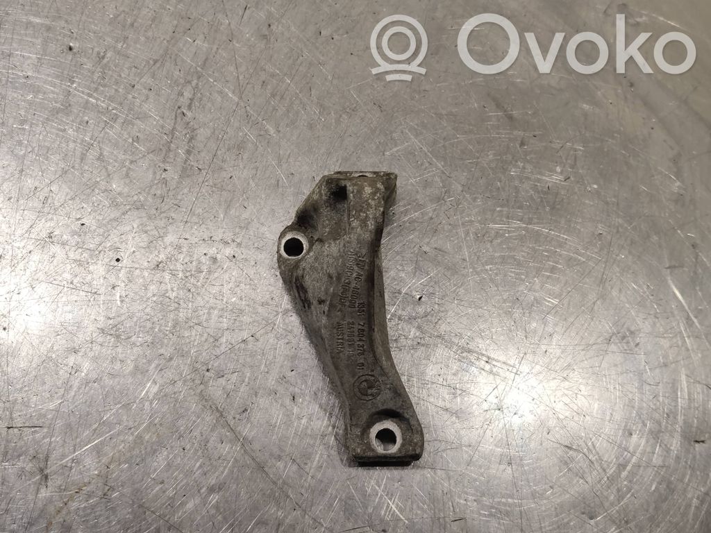 BMW 3 E90 E91 Polttoainepumpun kiinnike 
