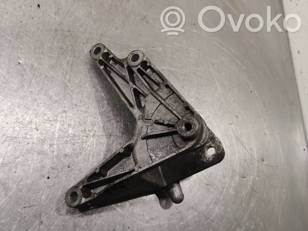Chevrolet Orlando Gearbox mounting bracket 