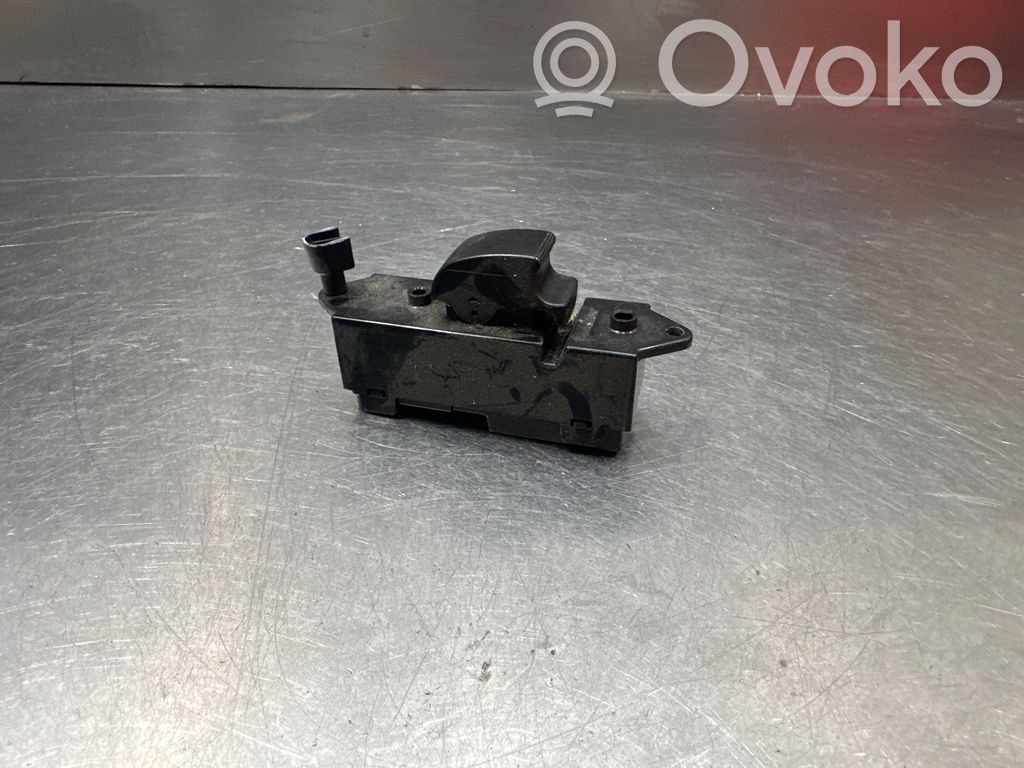 Mitsubishi Outlander Electric window control switch 