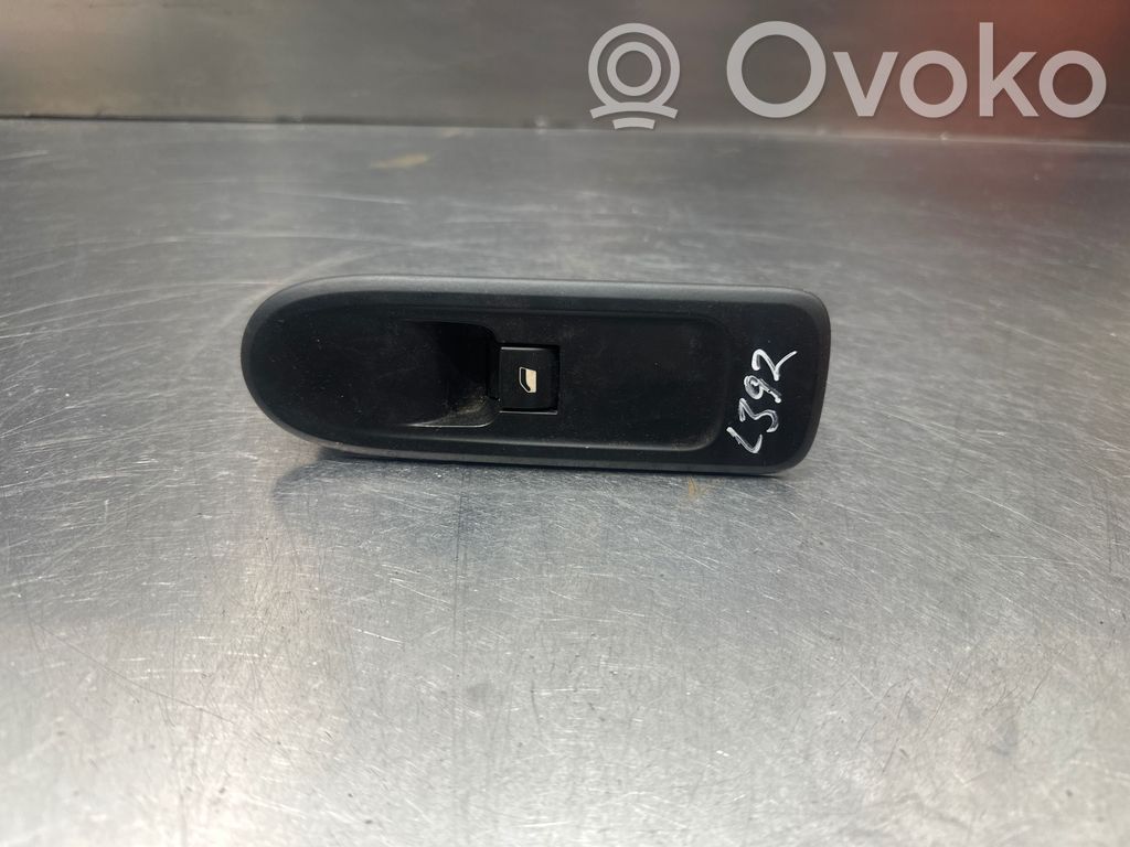 Peugeot 308 Electric window control switch 