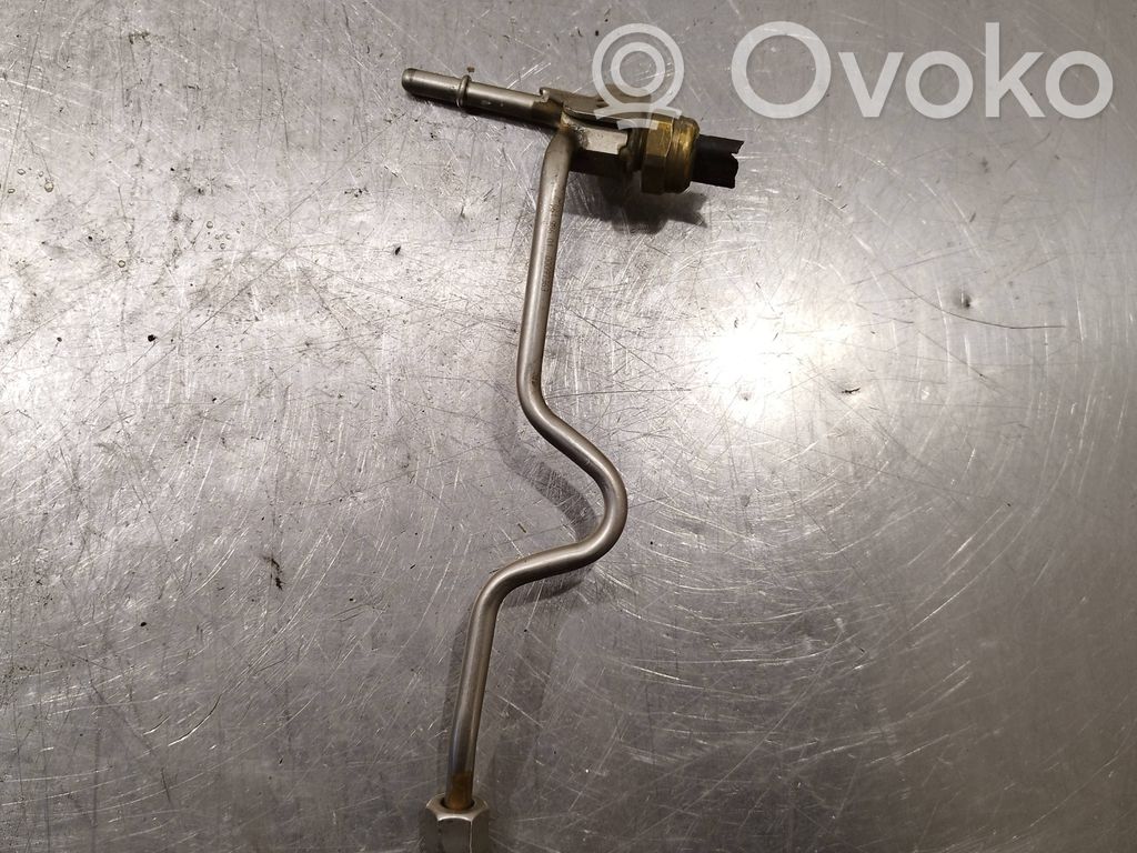 Fuel line pipe   4561986