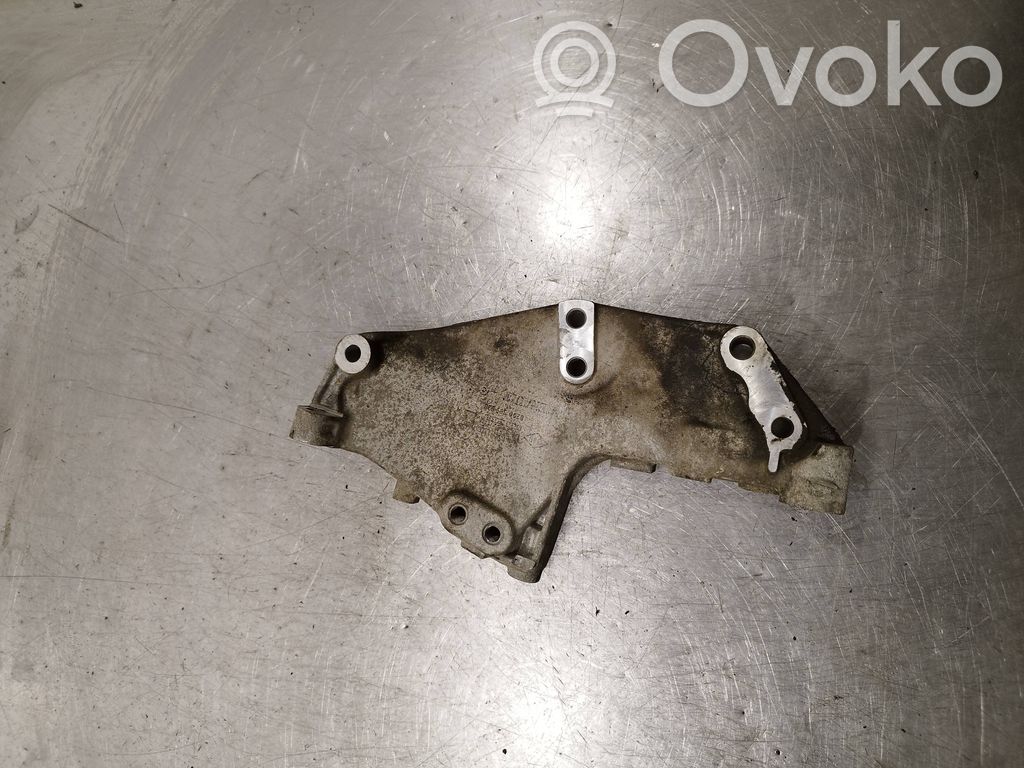 Renault Espace IV Engine mounting bracket 