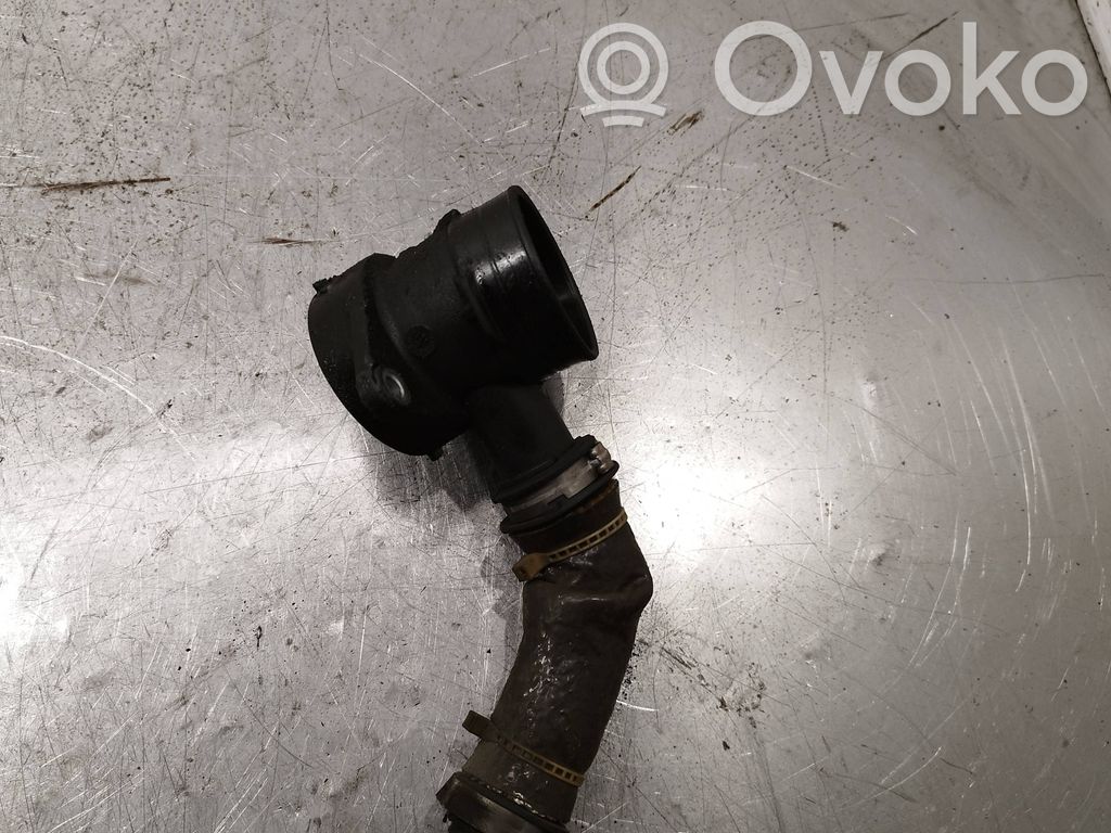 Volvo V60 Turboahtimen ilmanoton letku 